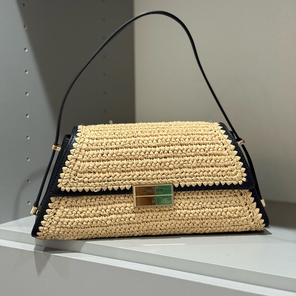 Michael Kors
Ludlow Medium Convertible Shoulder Bag